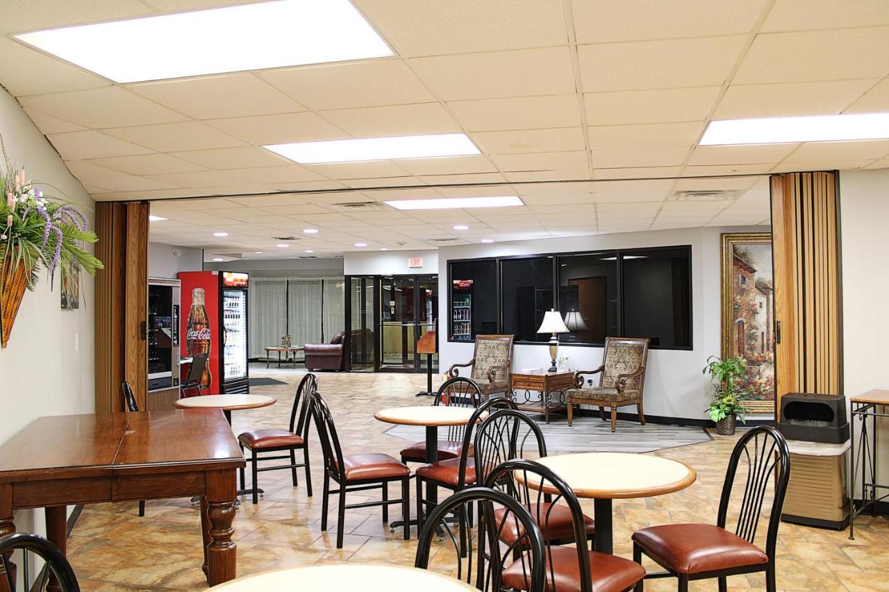 Saint James Greenlight Inn & Suites St James מראה חיצוני תמונה