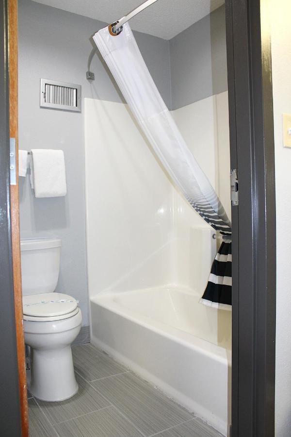 Saint James Greenlight Inn & Suites St James מראה חיצוני תמונה
