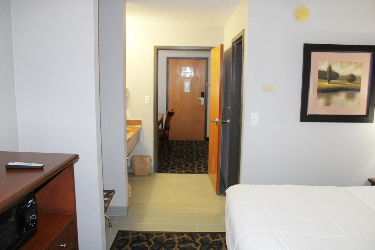 Saint James Greenlight Inn & Suites St James מראה חיצוני תמונה