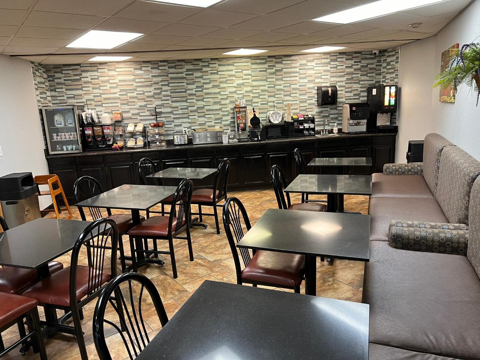 Saint James Greenlight Inn & Suites St James מראה חיצוני תמונה