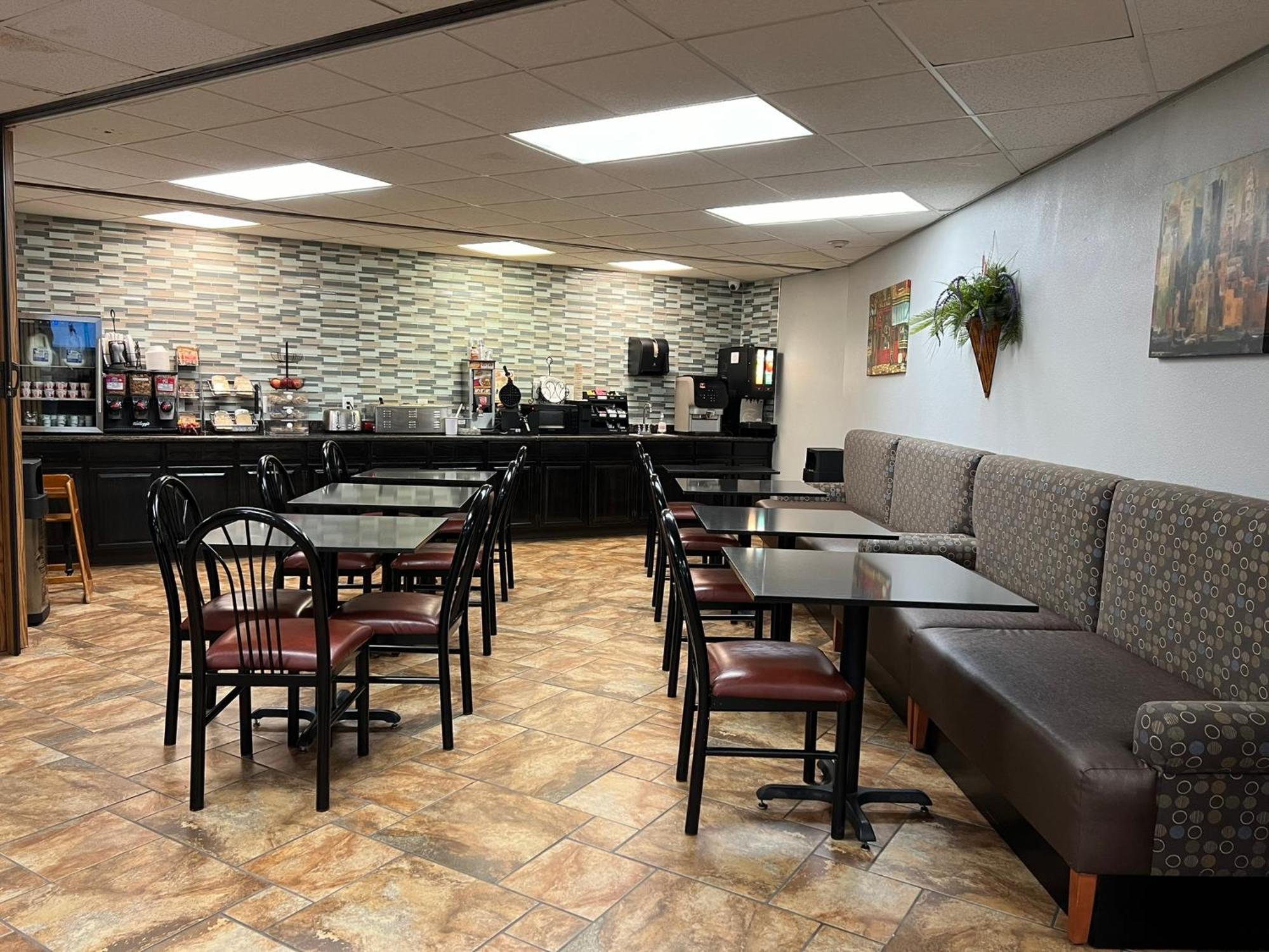 Saint James Greenlight Inn & Suites St James מראה חיצוני תמונה