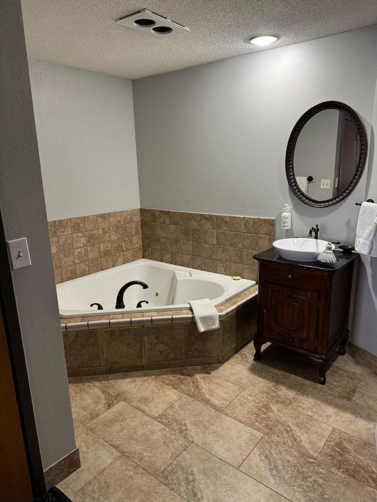 Saint James Greenlight Inn & Suites St James מראה חיצוני תמונה