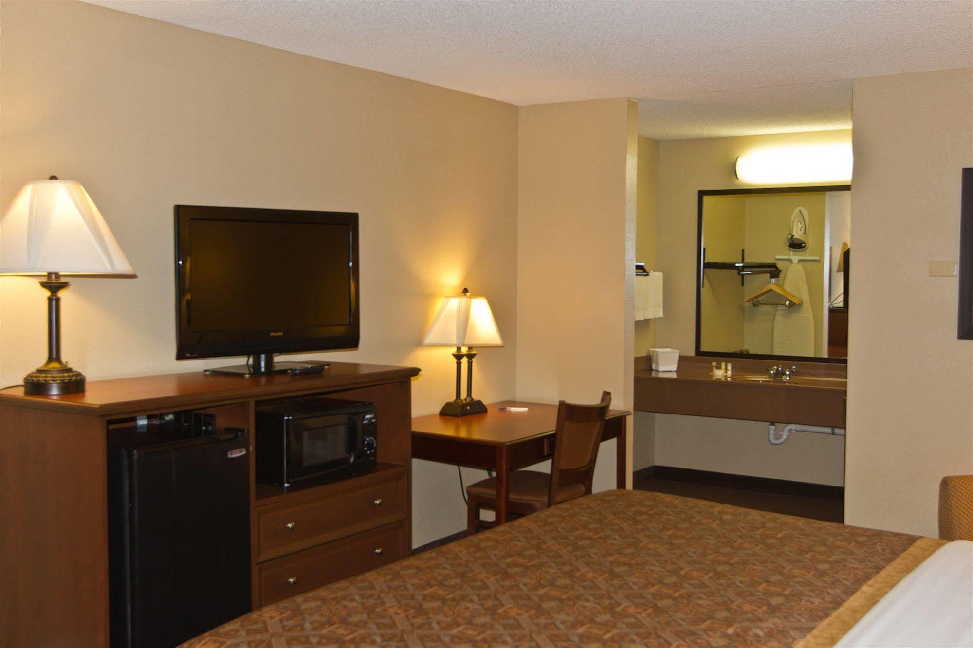 Saint James Greenlight Inn & Suites St James מראה חיצוני תמונה