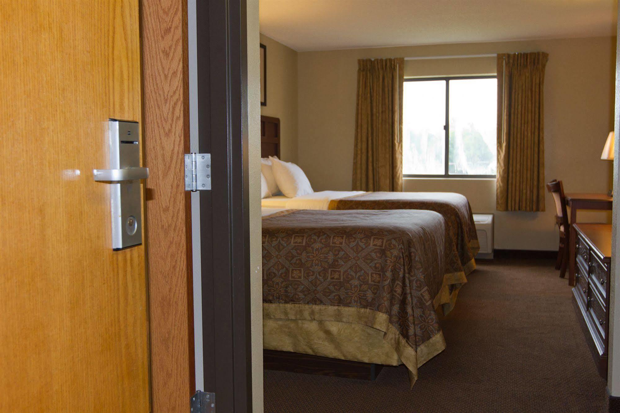 Saint James Greenlight Inn & Suites St James מראה חיצוני תמונה