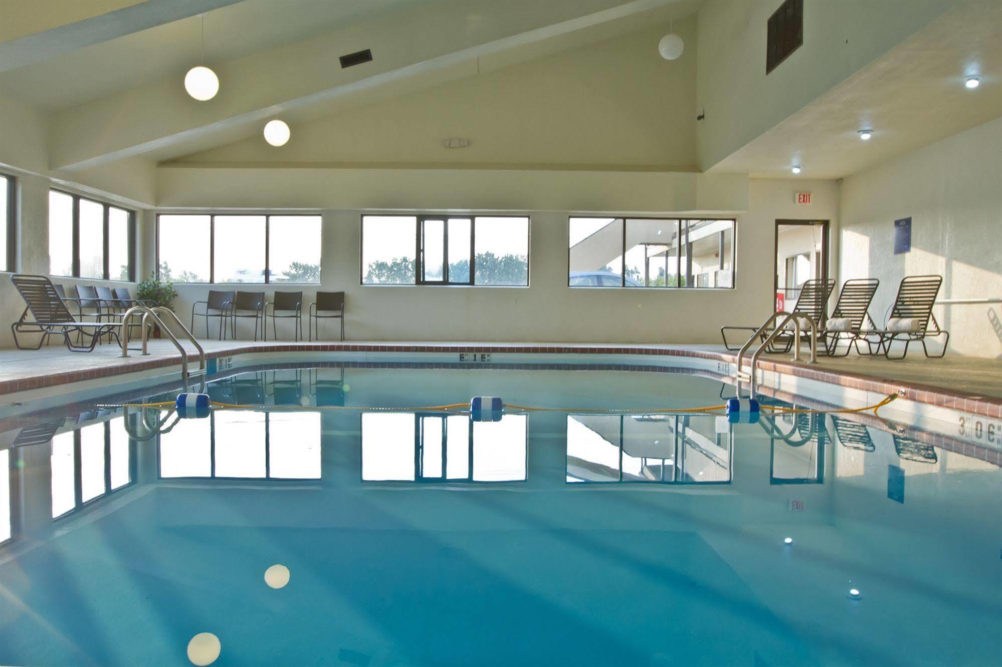 Saint James Greenlight Inn & Suites St James מראה חיצוני תמונה