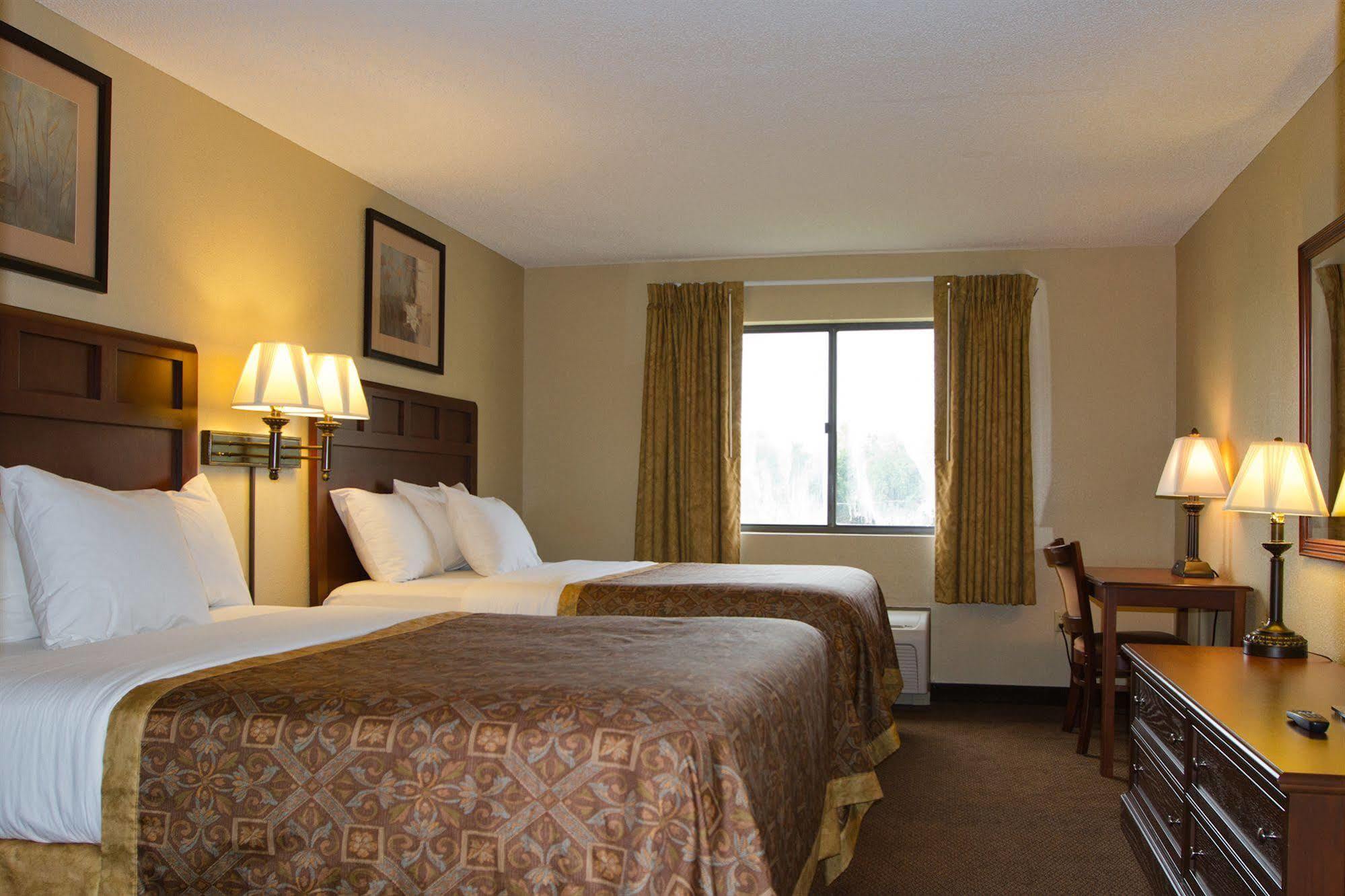 Saint James Greenlight Inn & Suites St James מראה חיצוני תמונה