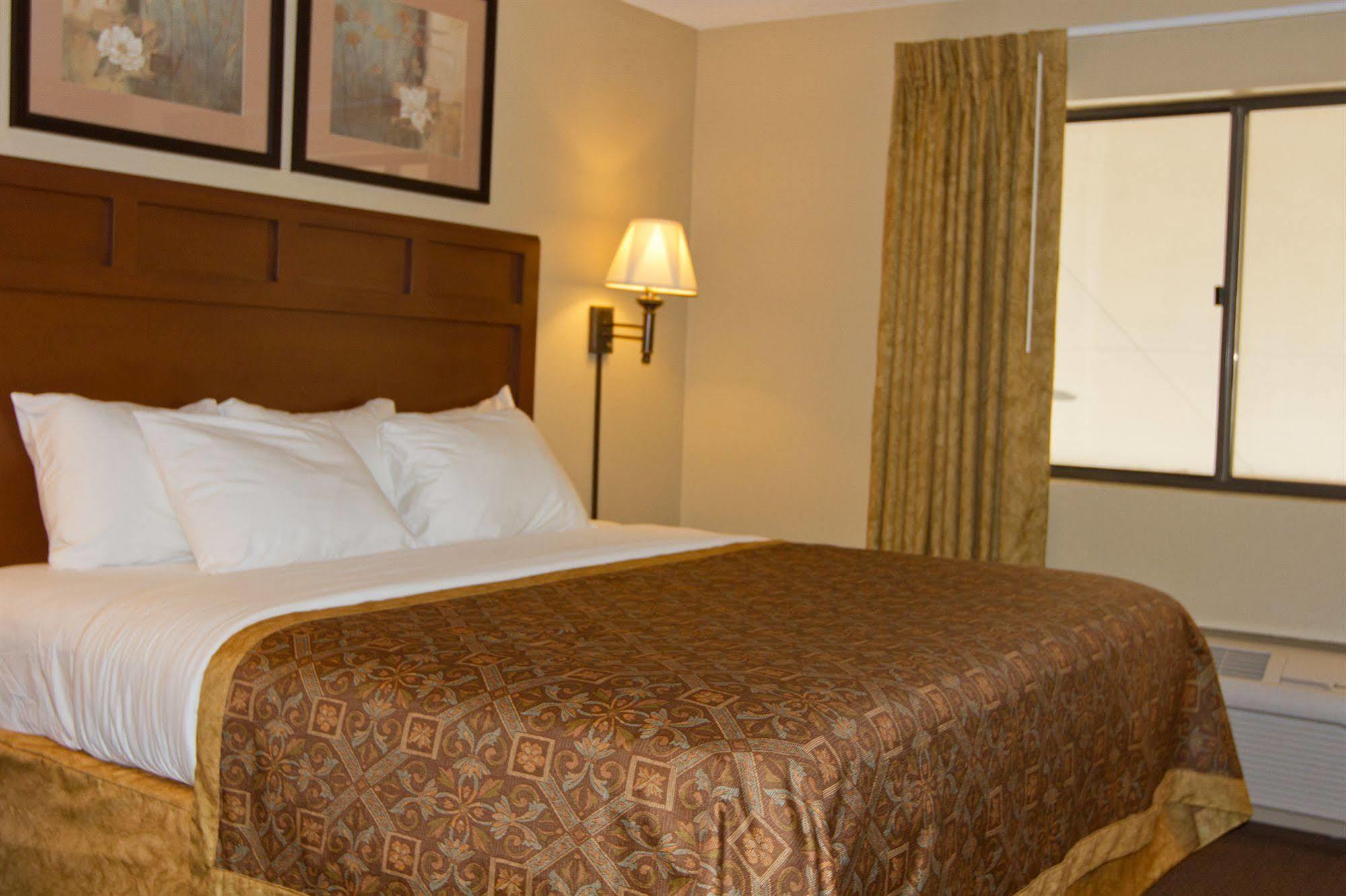 Saint James Greenlight Inn & Suites St James מראה חיצוני תמונה