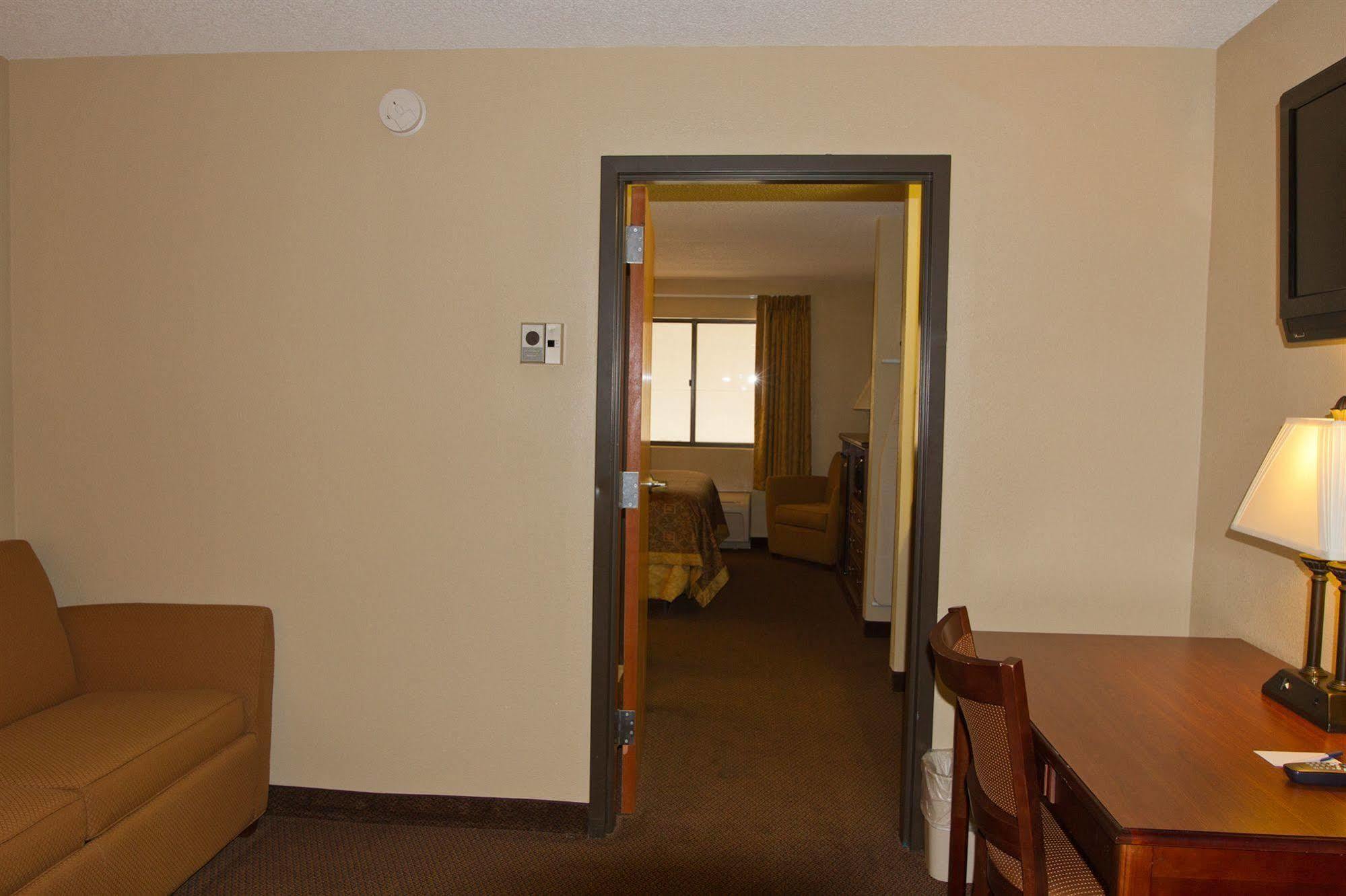 Saint James Greenlight Inn & Suites St James מראה חיצוני תמונה