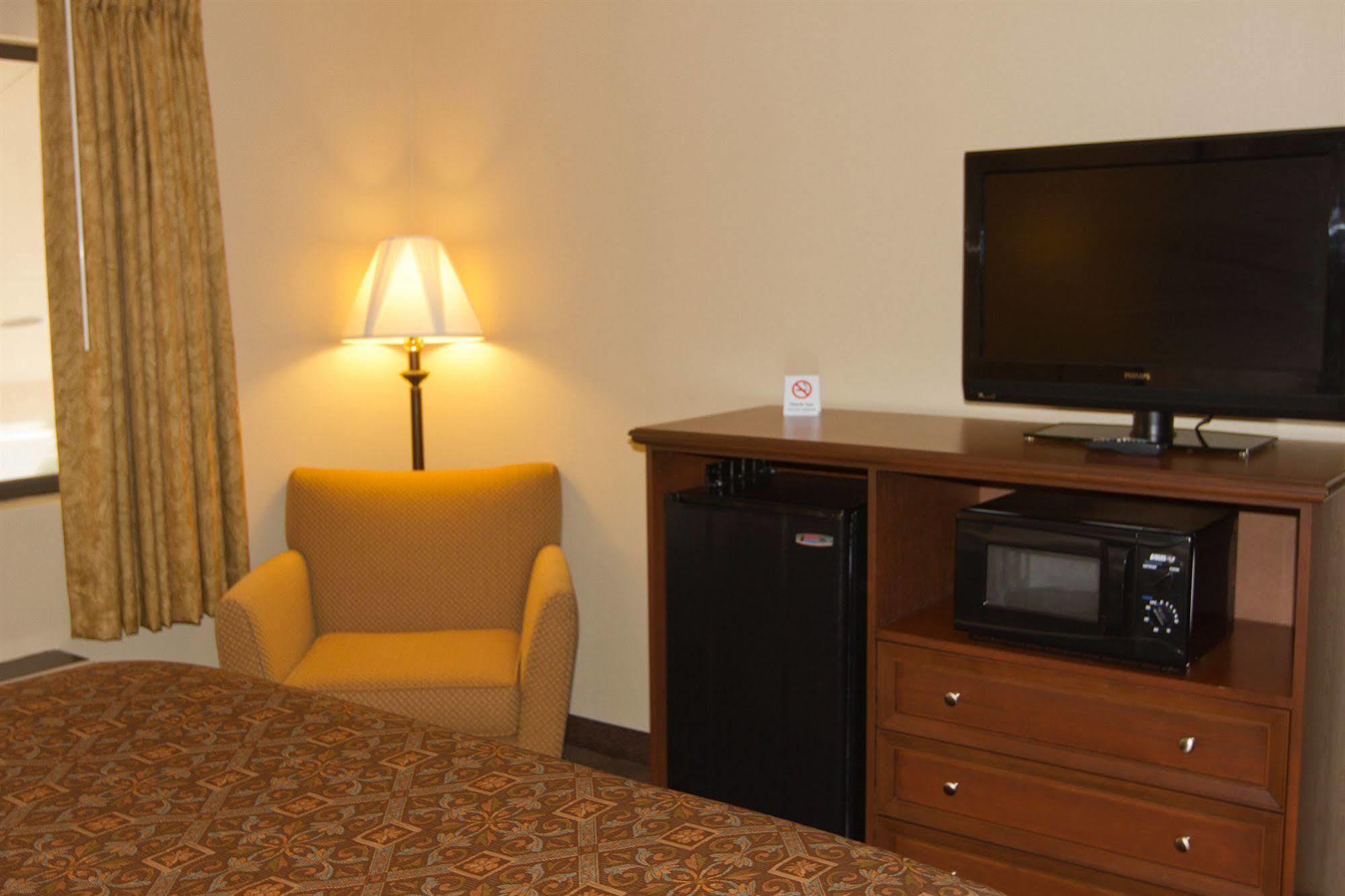 Saint James Greenlight Inn & Suites St James מראה חיצוני תמונה