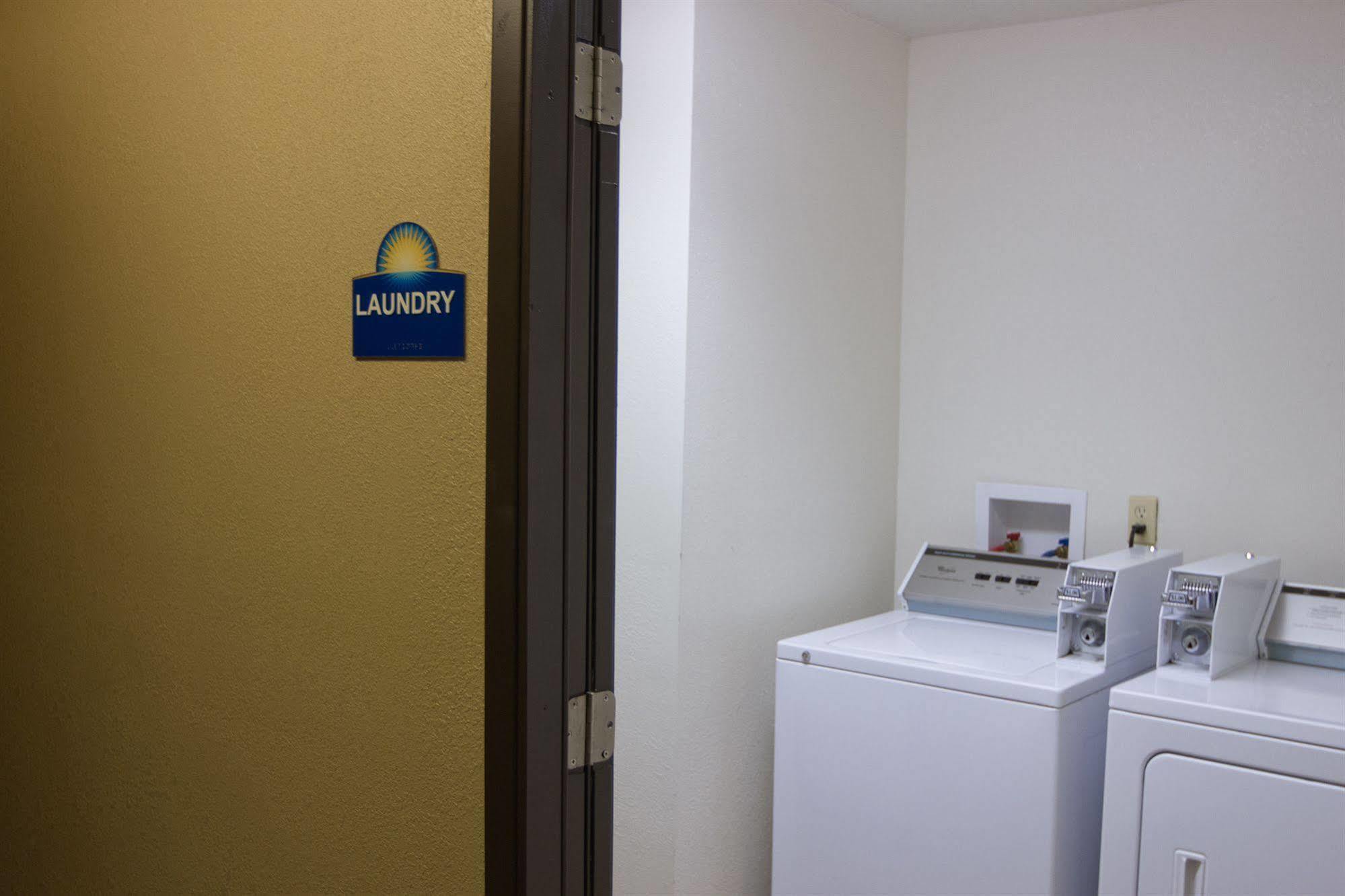 Saint James Greenlight Inn & Suites St James מראה חיצוני תמונה