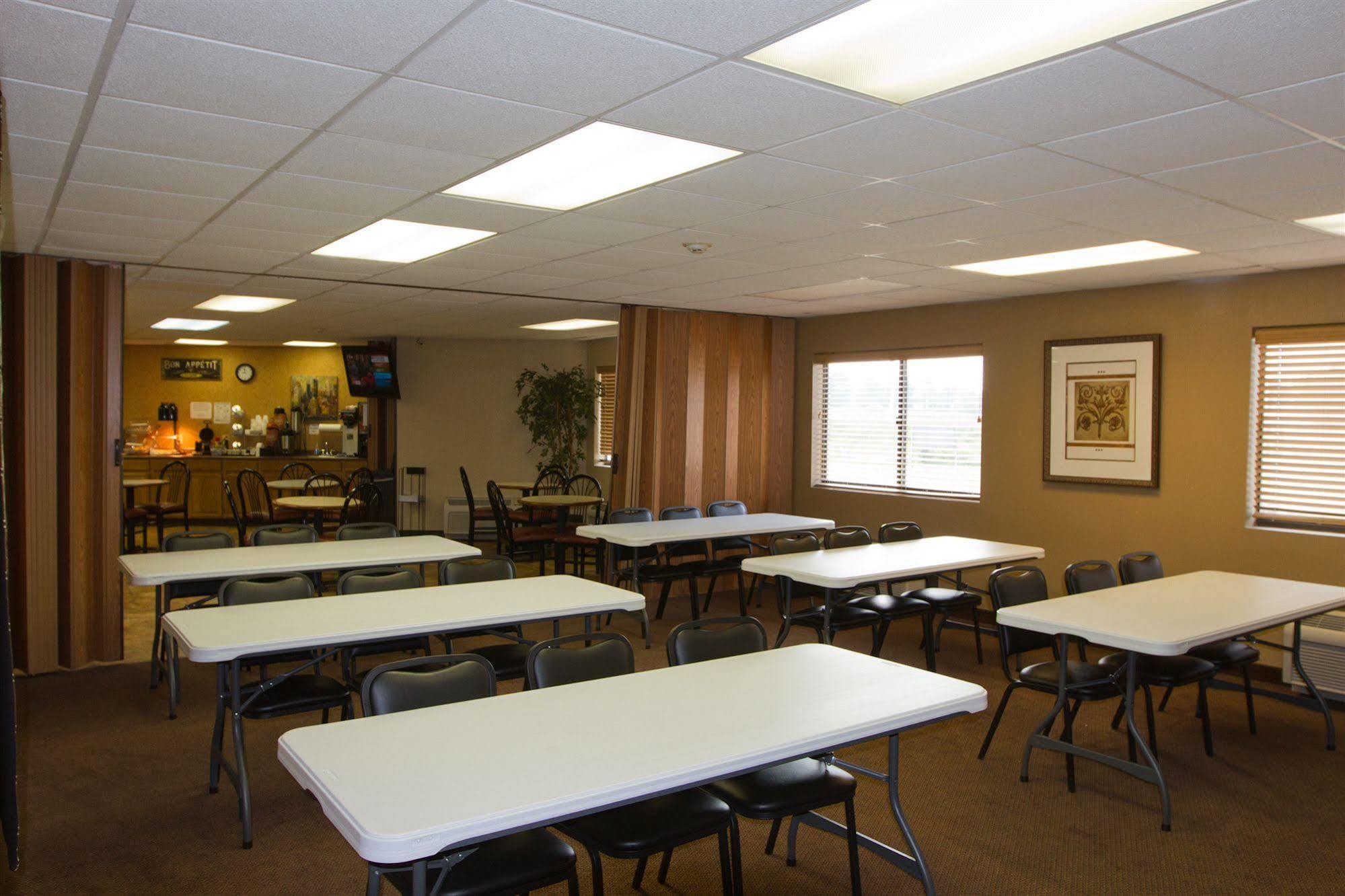 Saint James Greenlight Inn & Suites St James מראה חיצוני תמונה